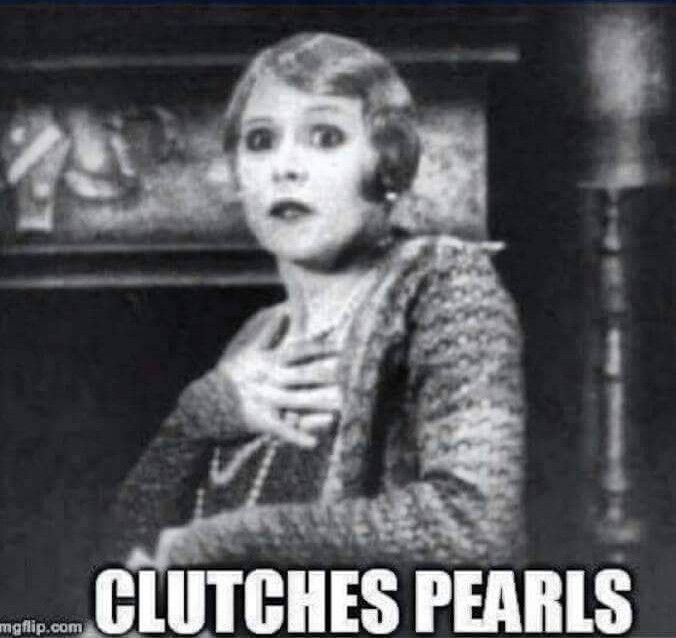 Pearl clutching intensifies* : r/WhitePeopleTwitter